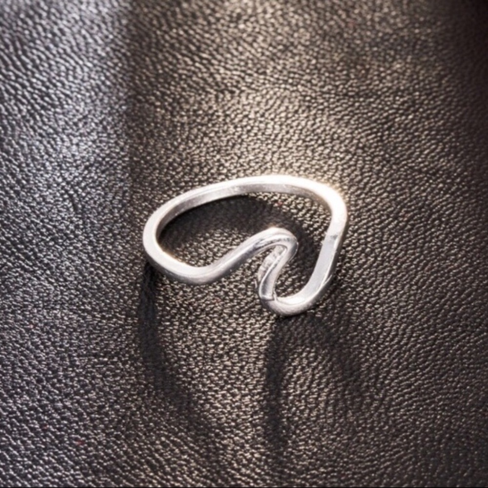 π TWO LEFT Minimalistic ocean wave ring silverπ - Picture 7 of 8